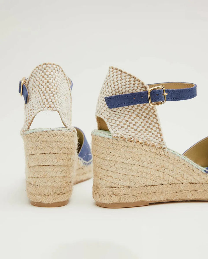 Alpargatas para mujer con hebilla color azul báltico | Atria