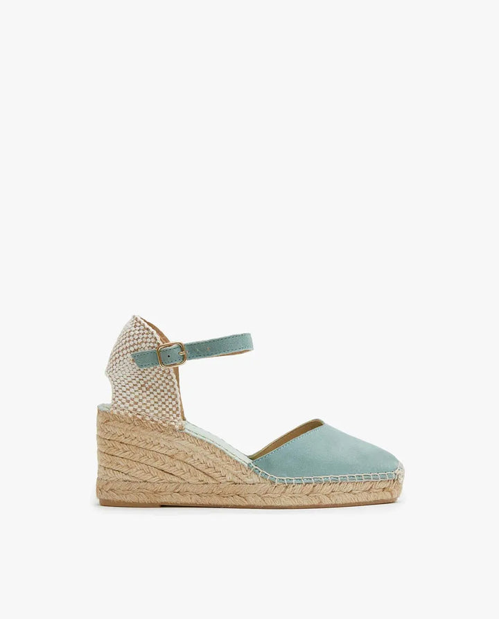Alpargatas con pulsera color azul malibú | Atria