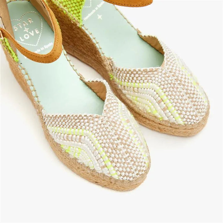 Cuñas beige y amarillo fluor con pulsera | Carinae 146