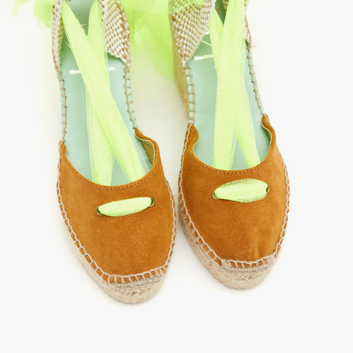 Alpargatas marrón canela y amarillo fluor | Celine 121