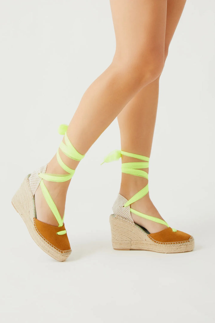 Alpargatas marrón canela y amarillo fluor | Celine 121