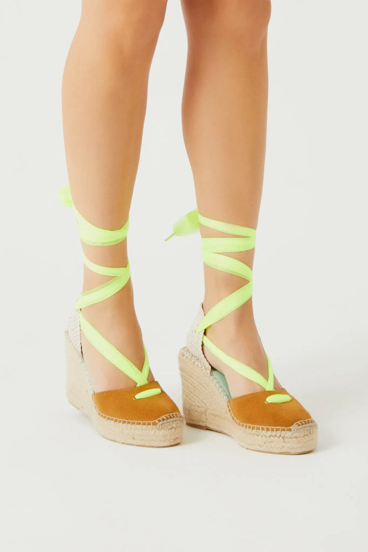 Alpargatas marrón canela y amarillo fluor | Celine 121