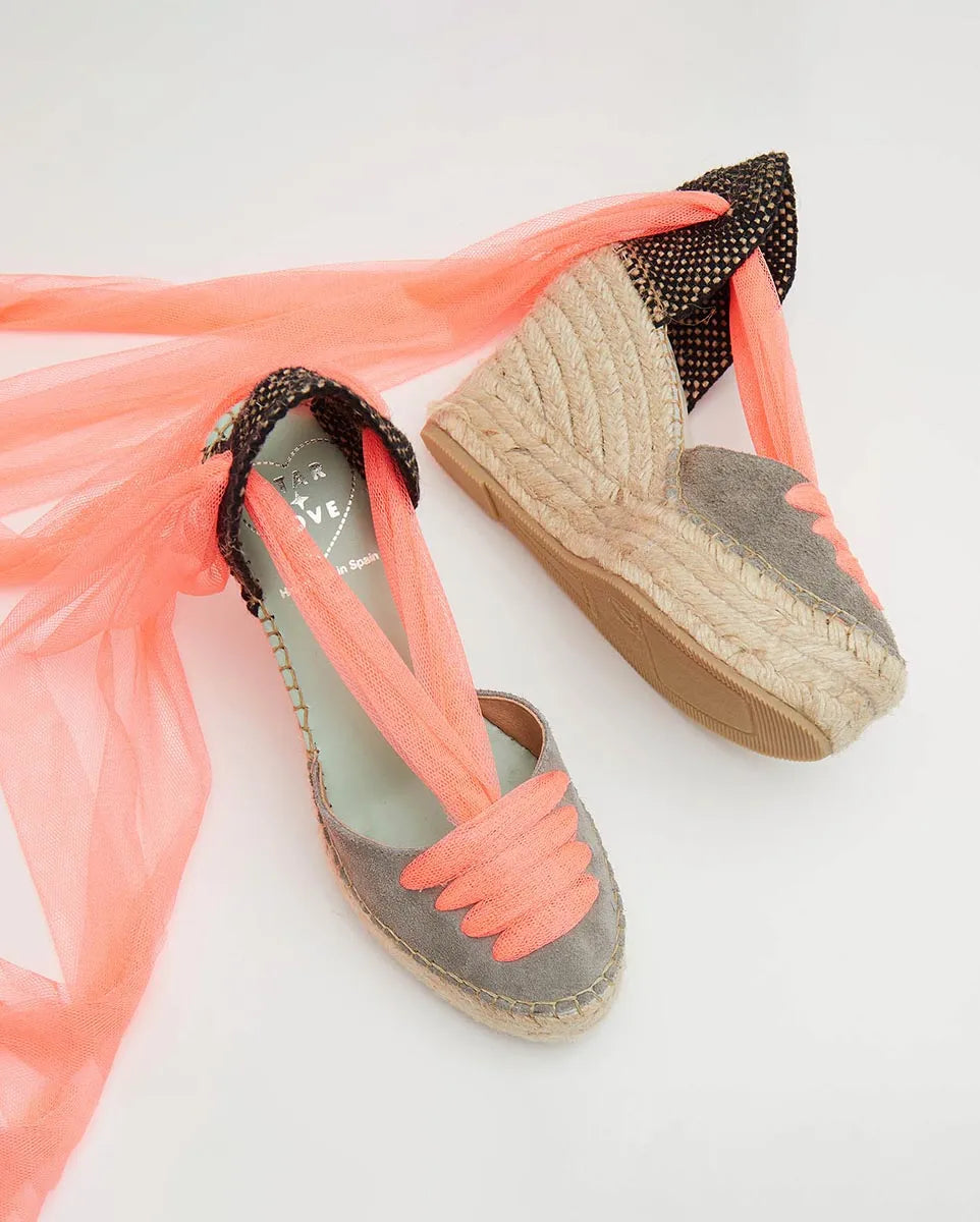 Alpargatas valenciana con cinta tul rosa coral fluor | Meridian 121