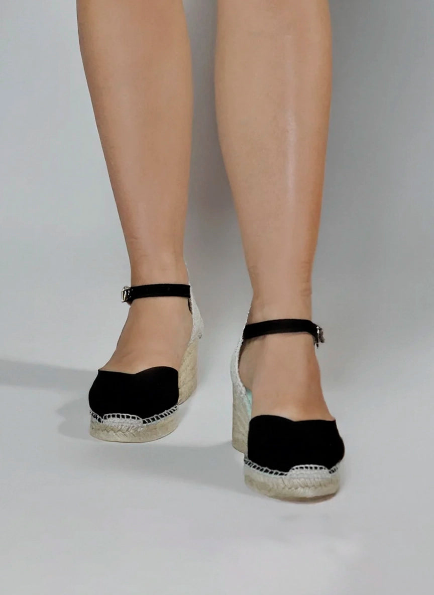 Alpargatas negras de cuña media | Atria