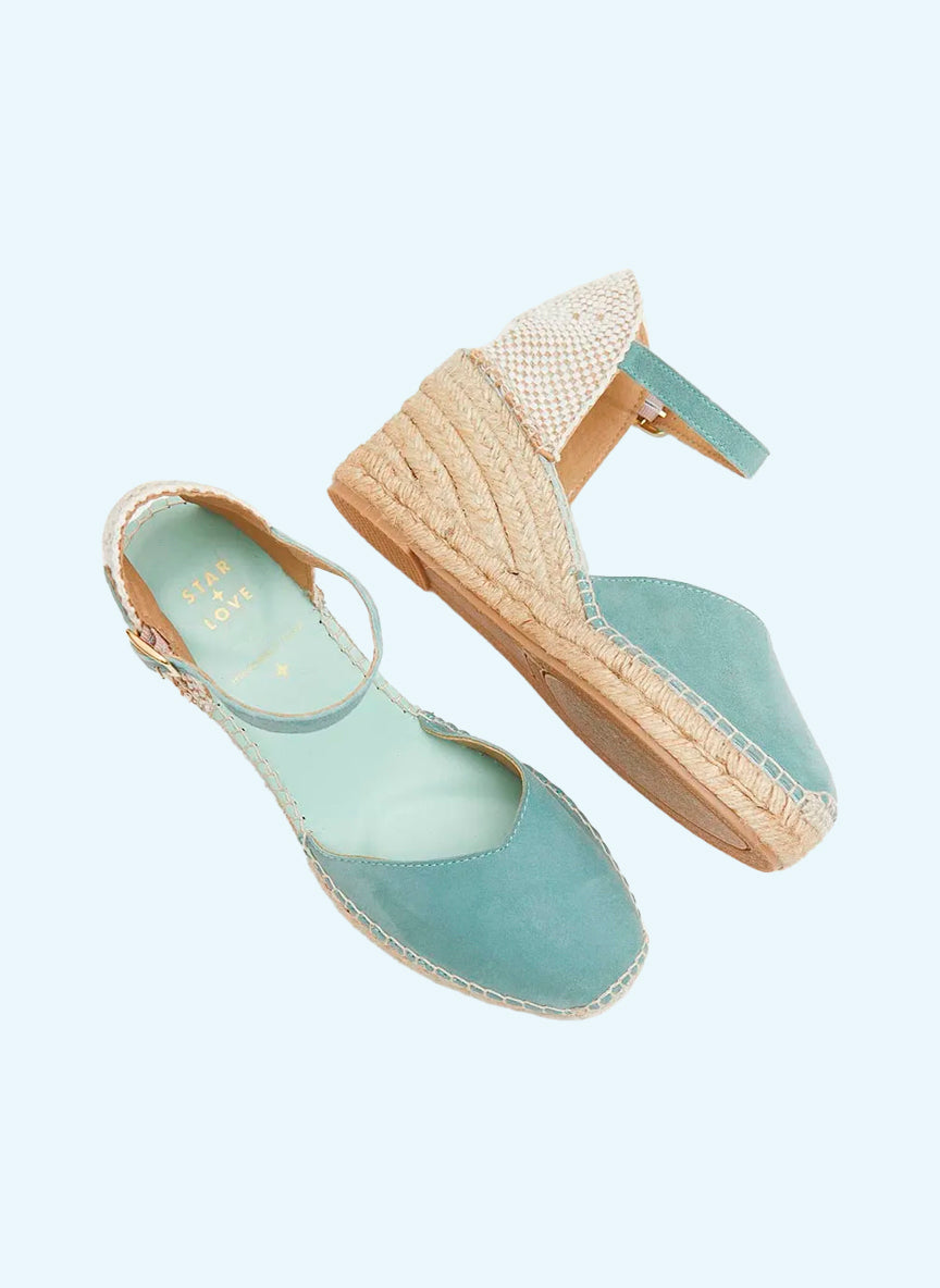 Alpargatas con pulsera color azul malibú | Atria