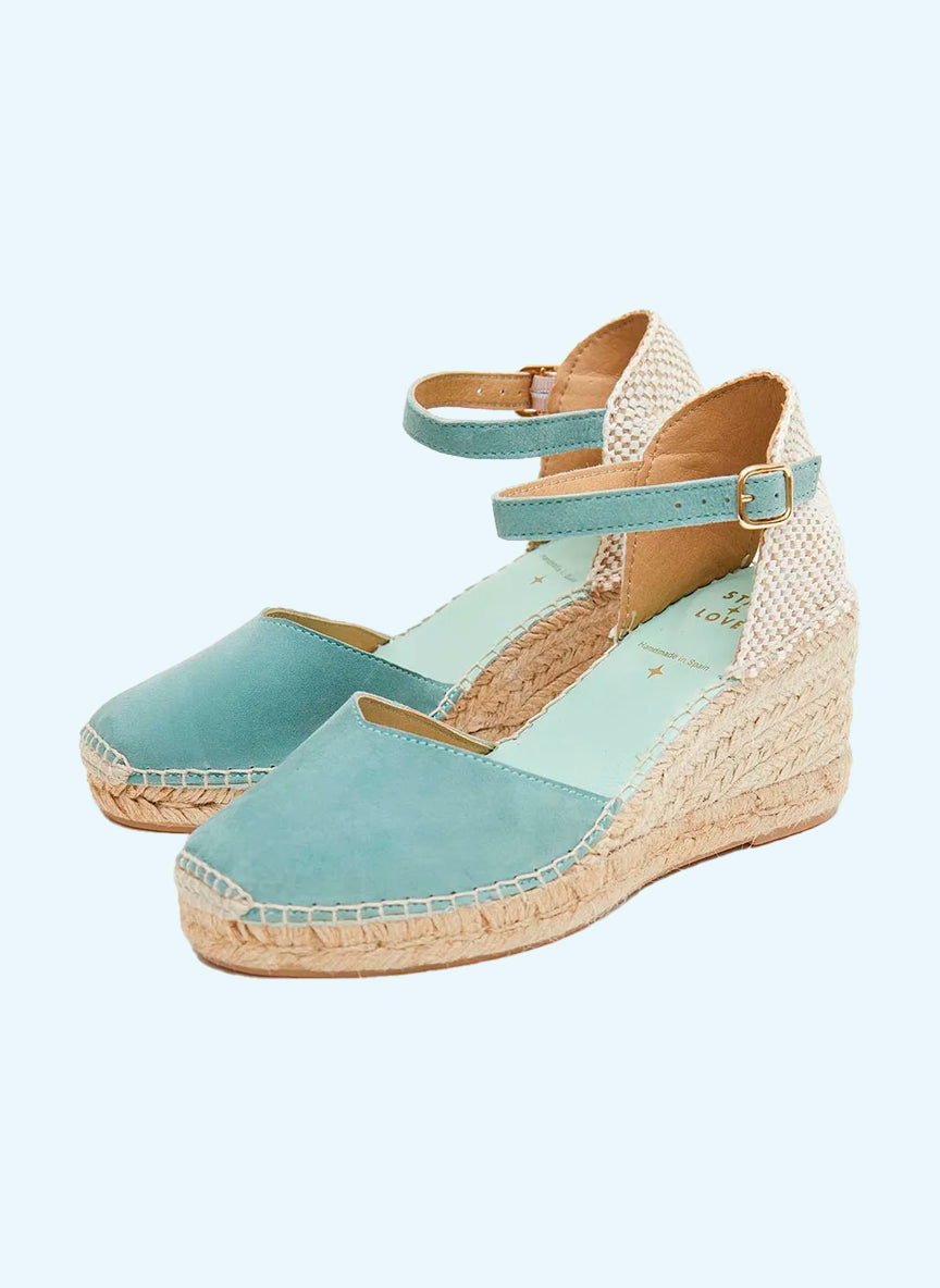 Alpargatas con pulsera color azul malibú | Atria