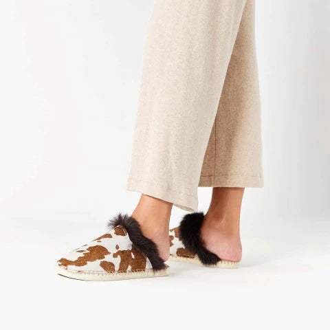 Zuecos de piel con estampado vaca y pelo | Aurora 90