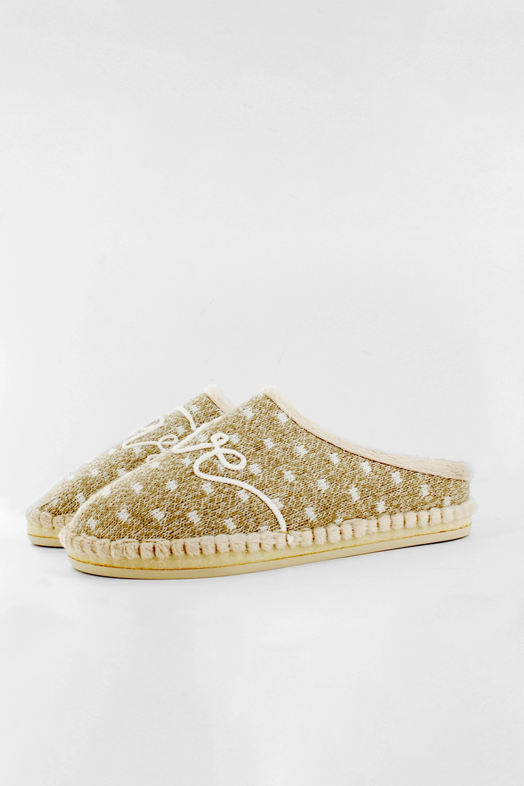 Zapatilla de casa de tejido suave beige | Carina 4