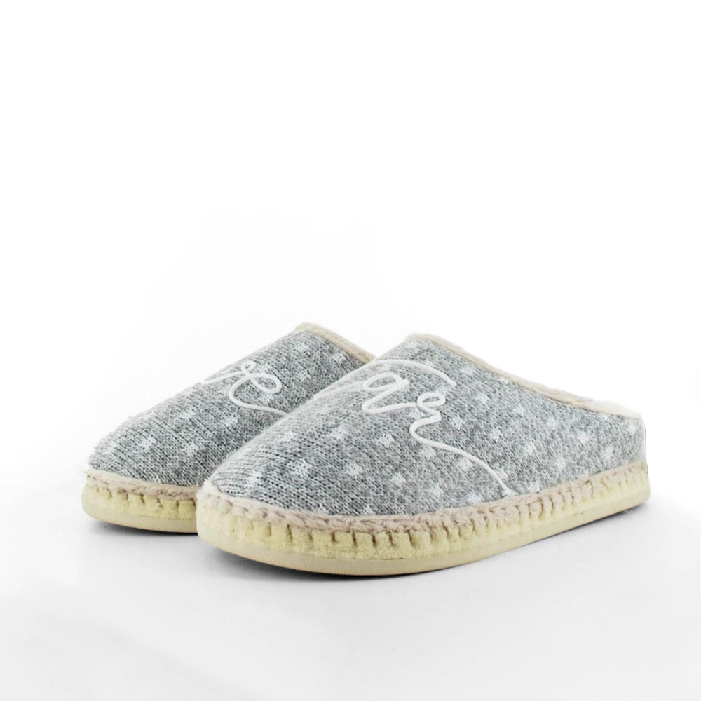 Zapatilla de casa de tejido suave gris | Carina 4