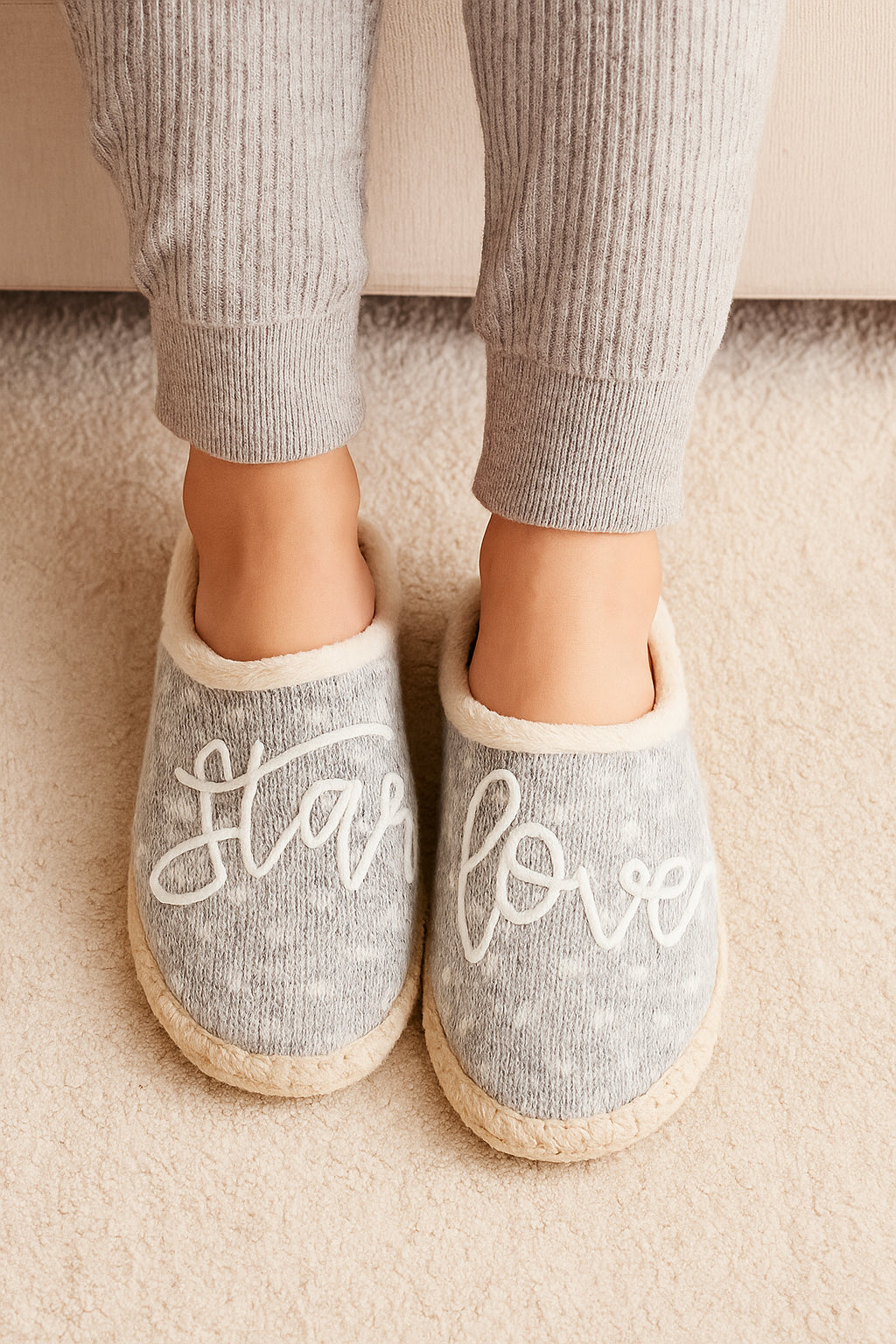 Zapatilla de casa de tejido suave gris | Carina 4