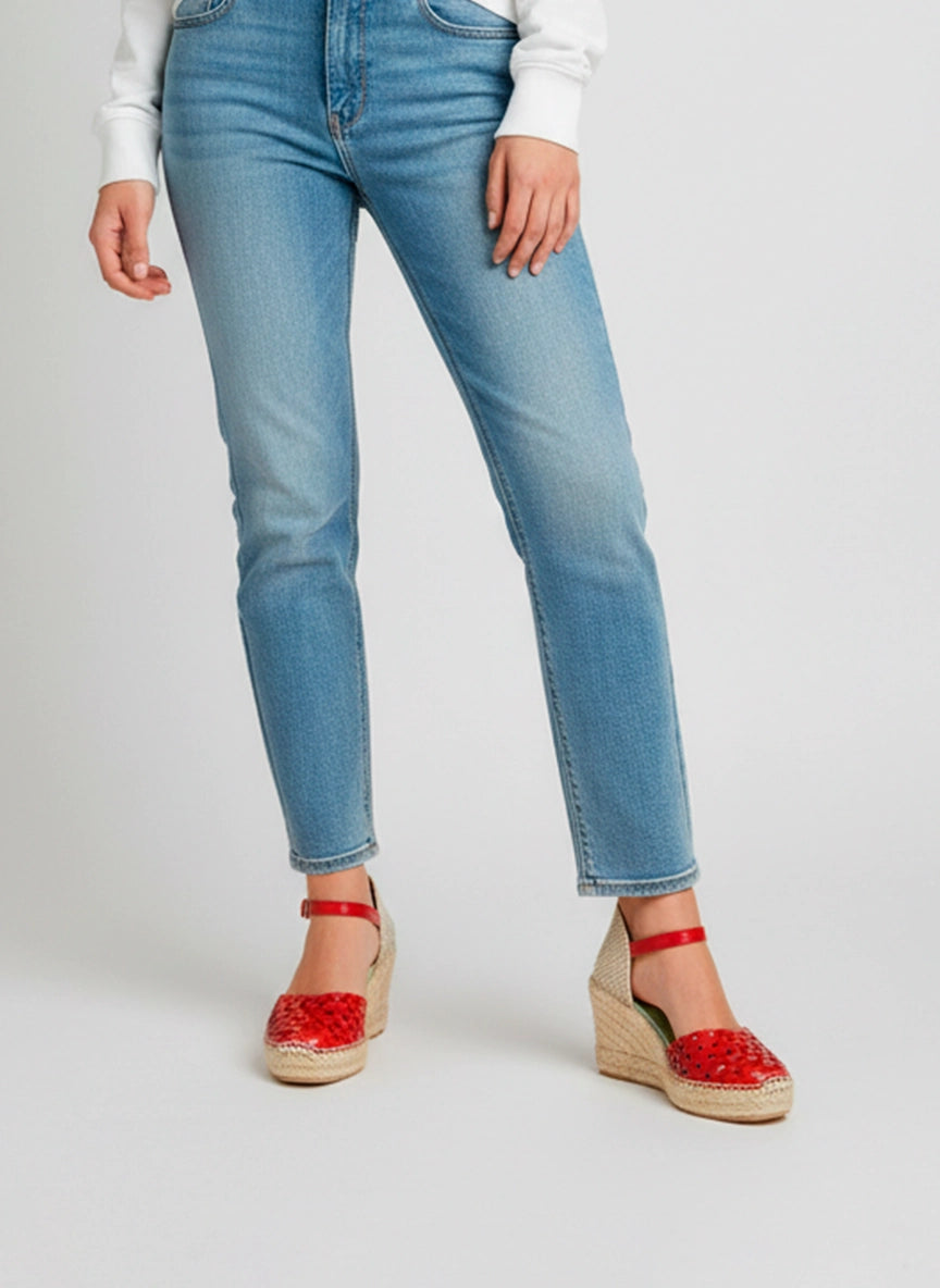 Alpargatas rojas de piel con corazones | Carinae 10