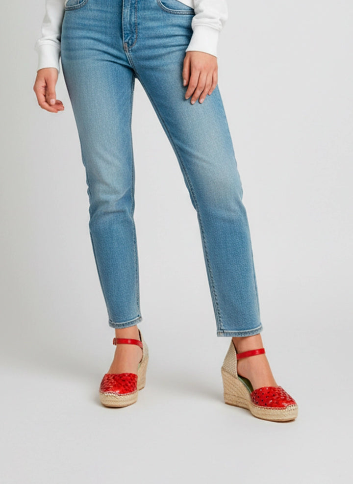 Alpargatas rojas de piel con corazones | Carinae 10