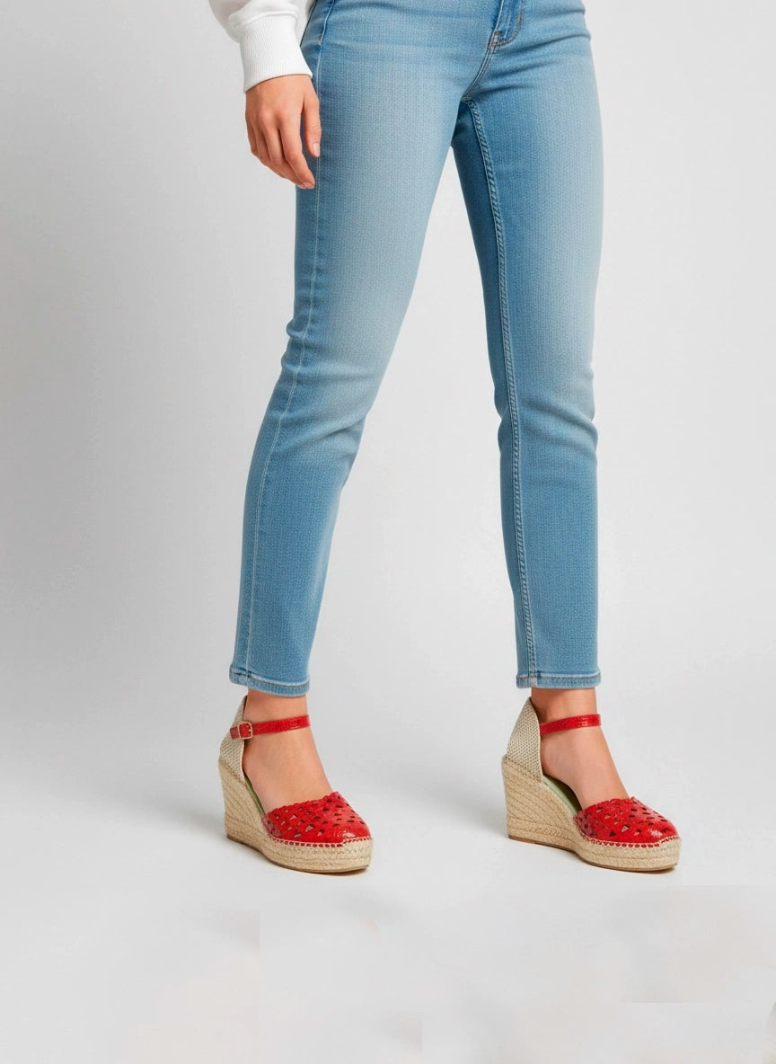 Alpargatas rojas de piel con corazones | Carinae 10