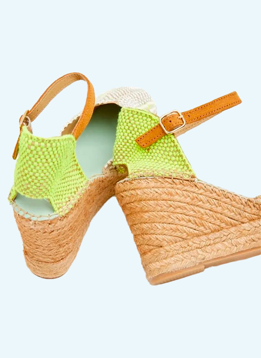 Cuñas altas beige y amarillo fluor con pulsera | Carinae 146