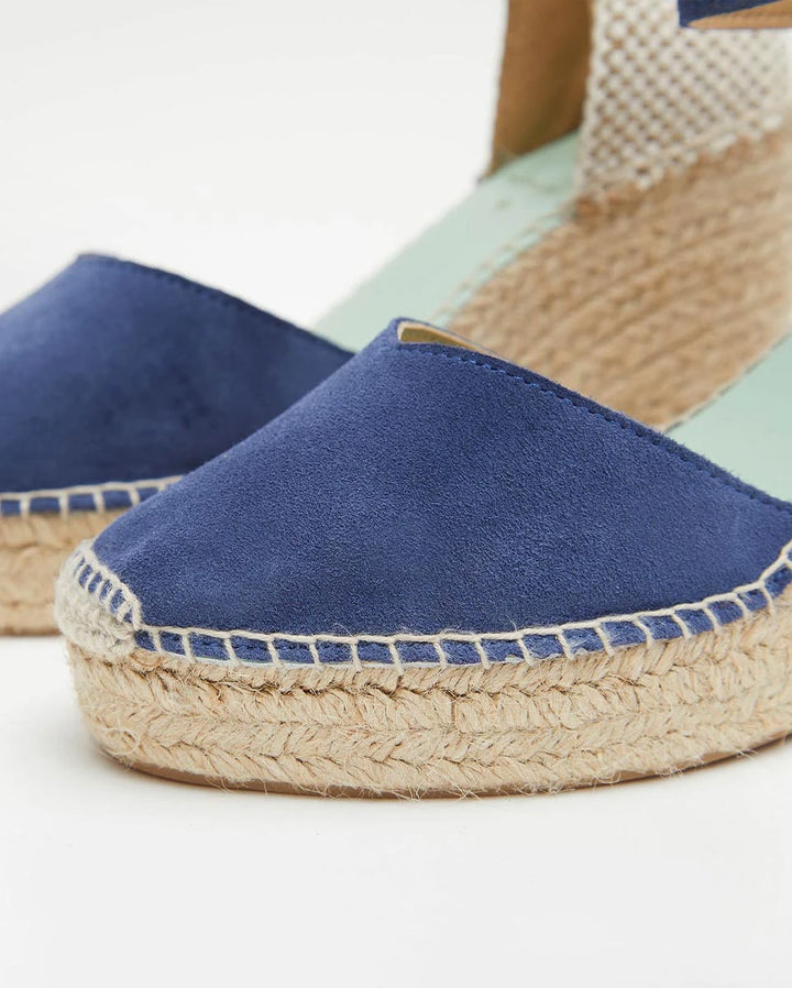 Alpargatas con hebilla cuña alta color azul báltico | Carinae