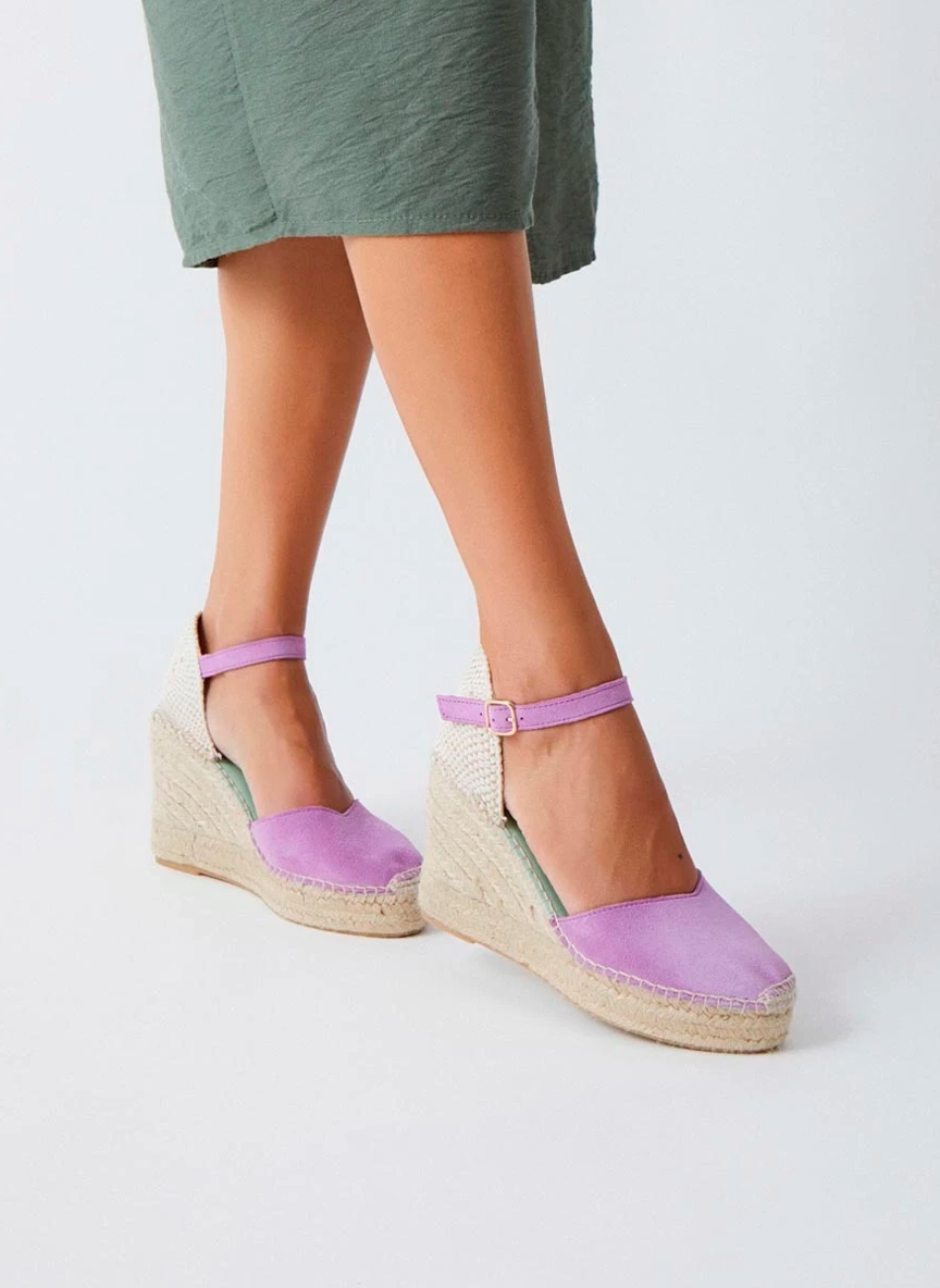 Alpargatas con pulsera cuña alta en tonos lila | Carinae