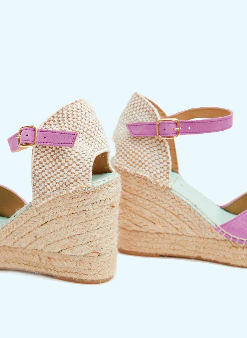 Alpargatas con pulsera cuña alta en tonos lila | Carinae