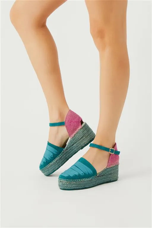 Alpargatas verde botella y fucsia con pulsera | Casiopea 110