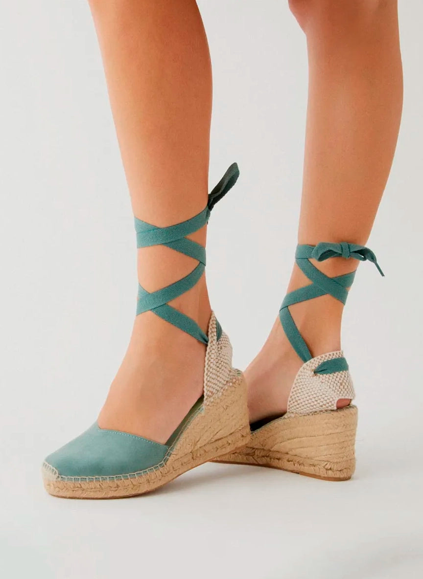 Alpargatas cuña media en color Malibú con cinta intercambiable | Columba
