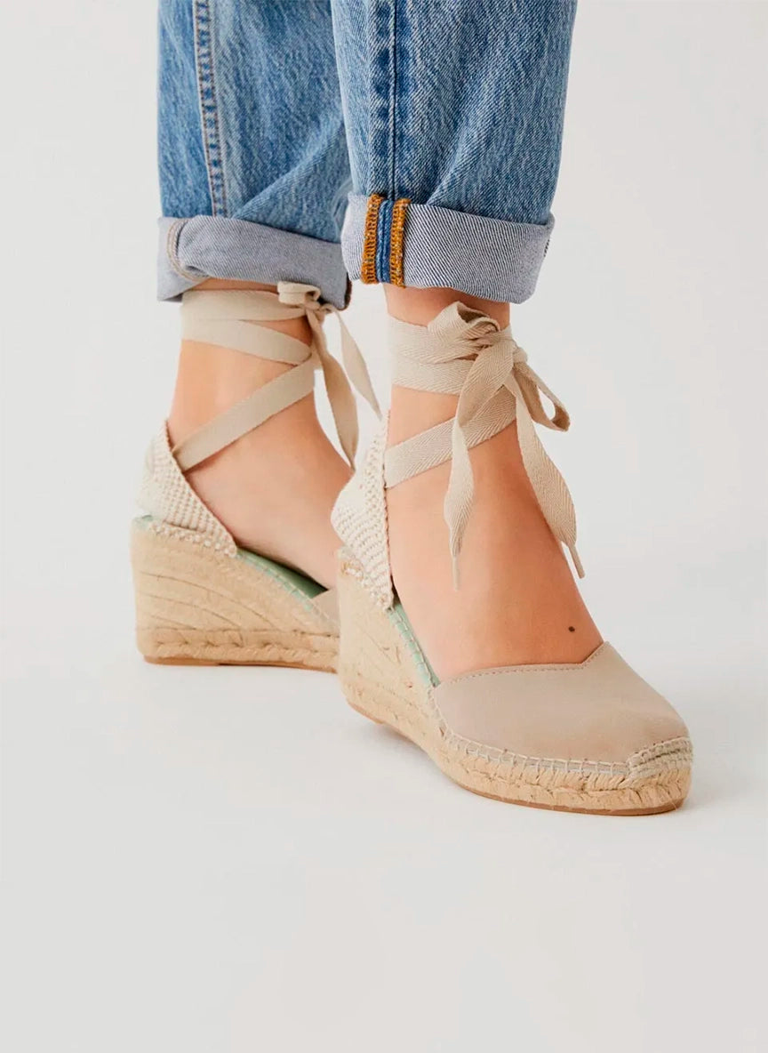 Alpargatas cuña media color piedra con cinta intercambiable | Columba