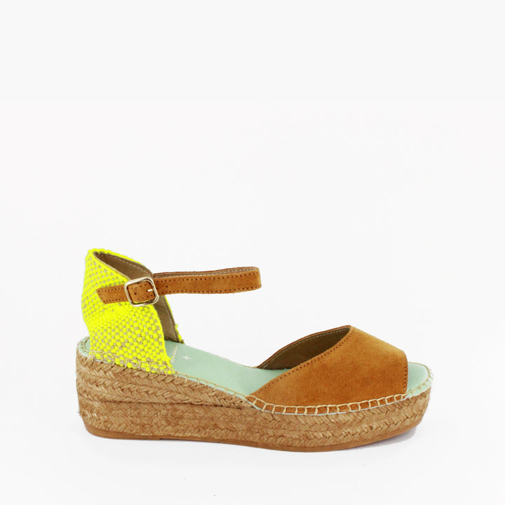 Alpargatas cuña media color canela y amarillo flúor |Dalim 52