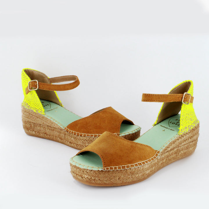 Alpargatas cuña media color canela y amarillo flúor |Dalim 52