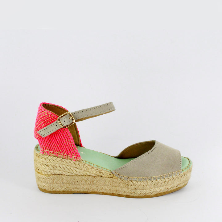Alpargatas sandalias en tono gris con detalles fuxias | Dalim 52