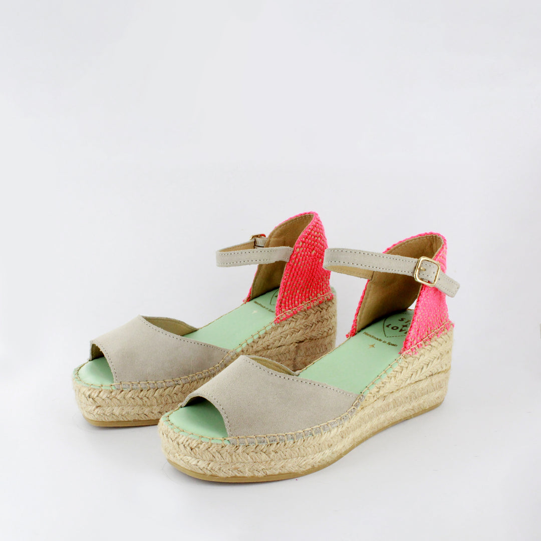 Alpargatas sandalias en tono gris con detalles fuxias | Dalim 52