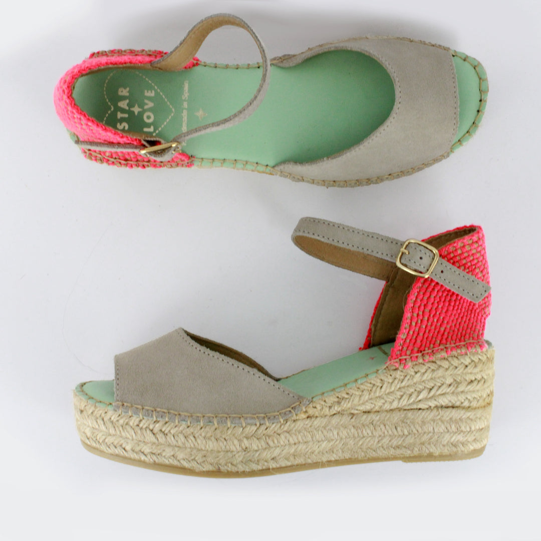 Alpargatas sandalias en tono gris con detalles fuxias | Dalim 52
