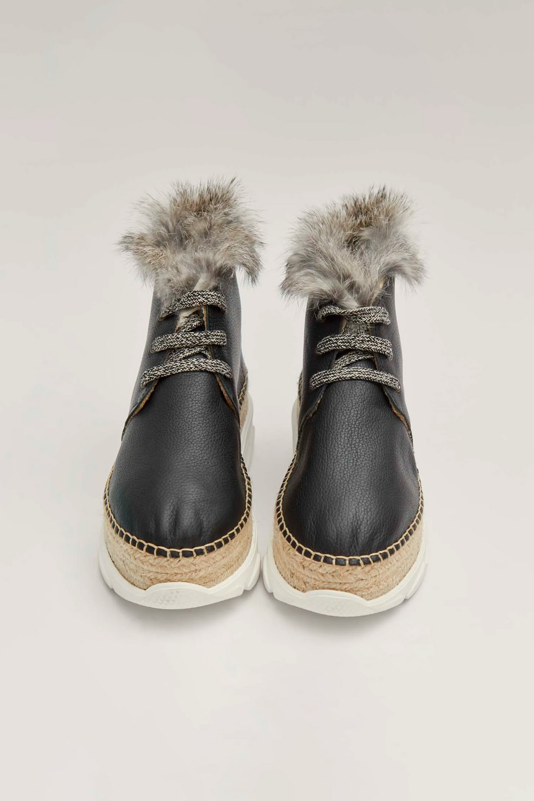 Botines en piel negra con pelo y suela innovadora | Draco 16