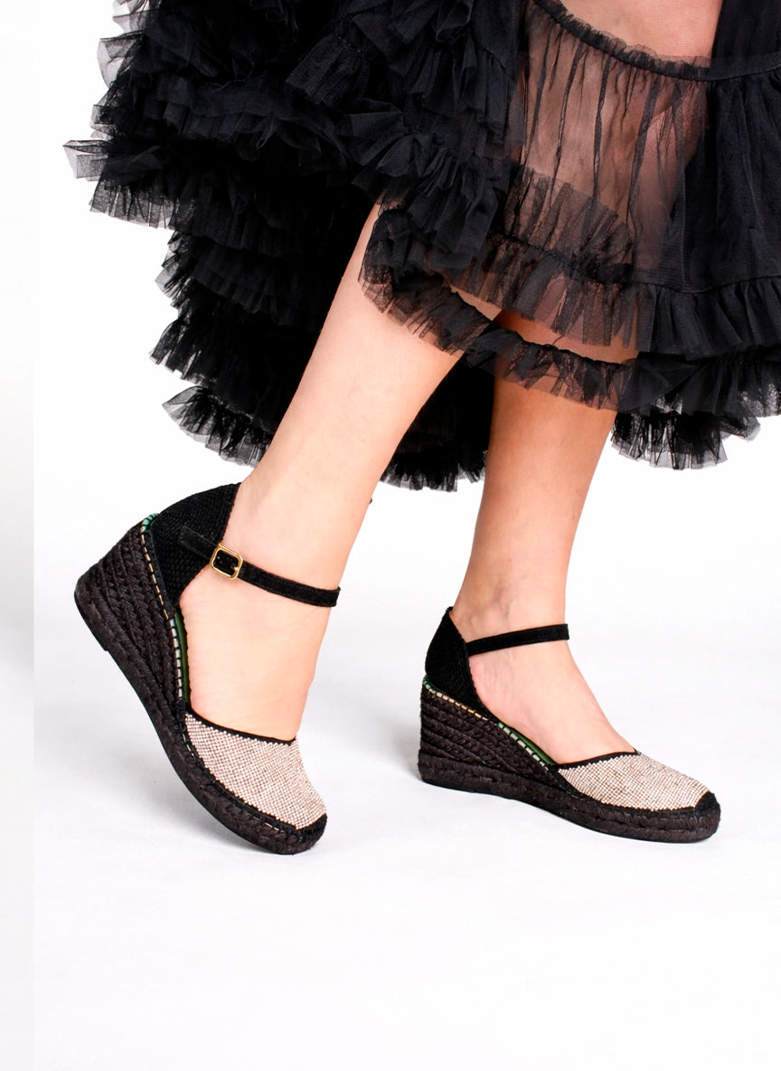 Alpargatas negras valencianas con brillos y hebilla | Libra 149