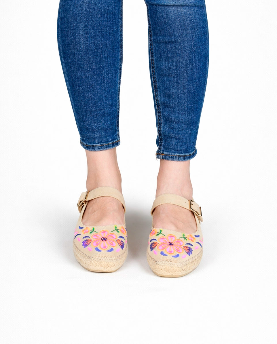 Bailarina beige flores bordadas con hebilla | Mary 20