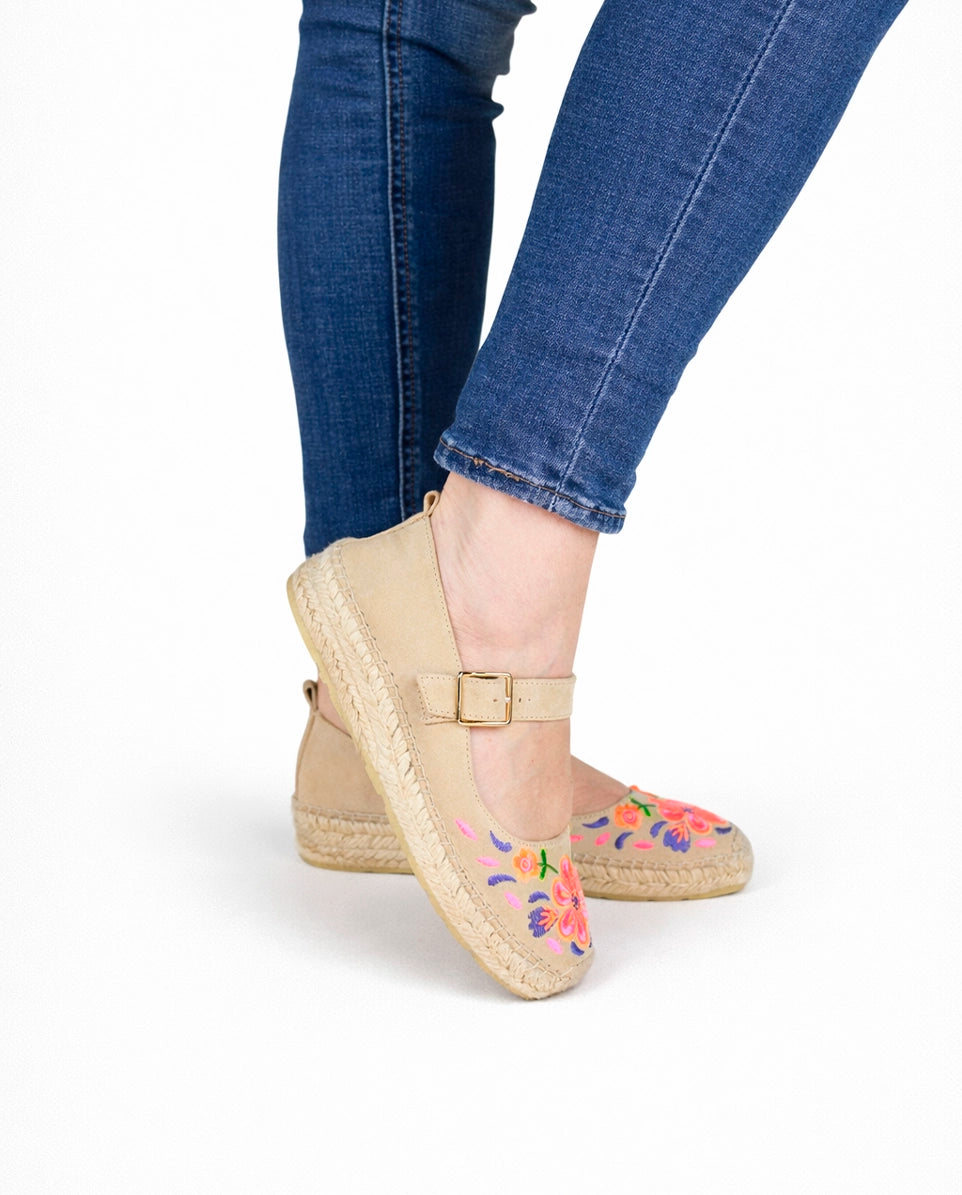 Bailarina beige flores bordadas con hebilla | Mary 20