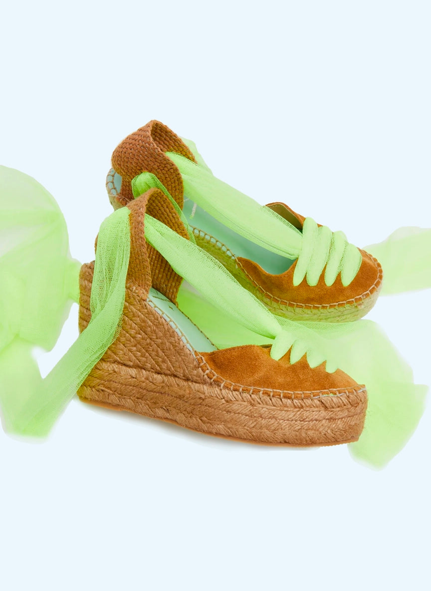 Cuñas canela y amarillo fluor con cinta de tul | Meridian 121