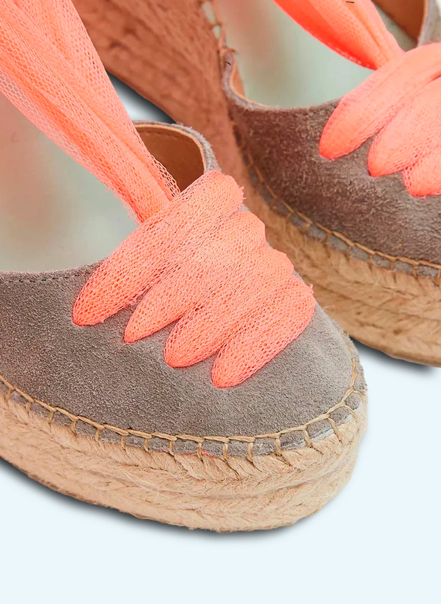 Alpargatas valenciana con cinta tul rosa coral fluor | Meridian 121