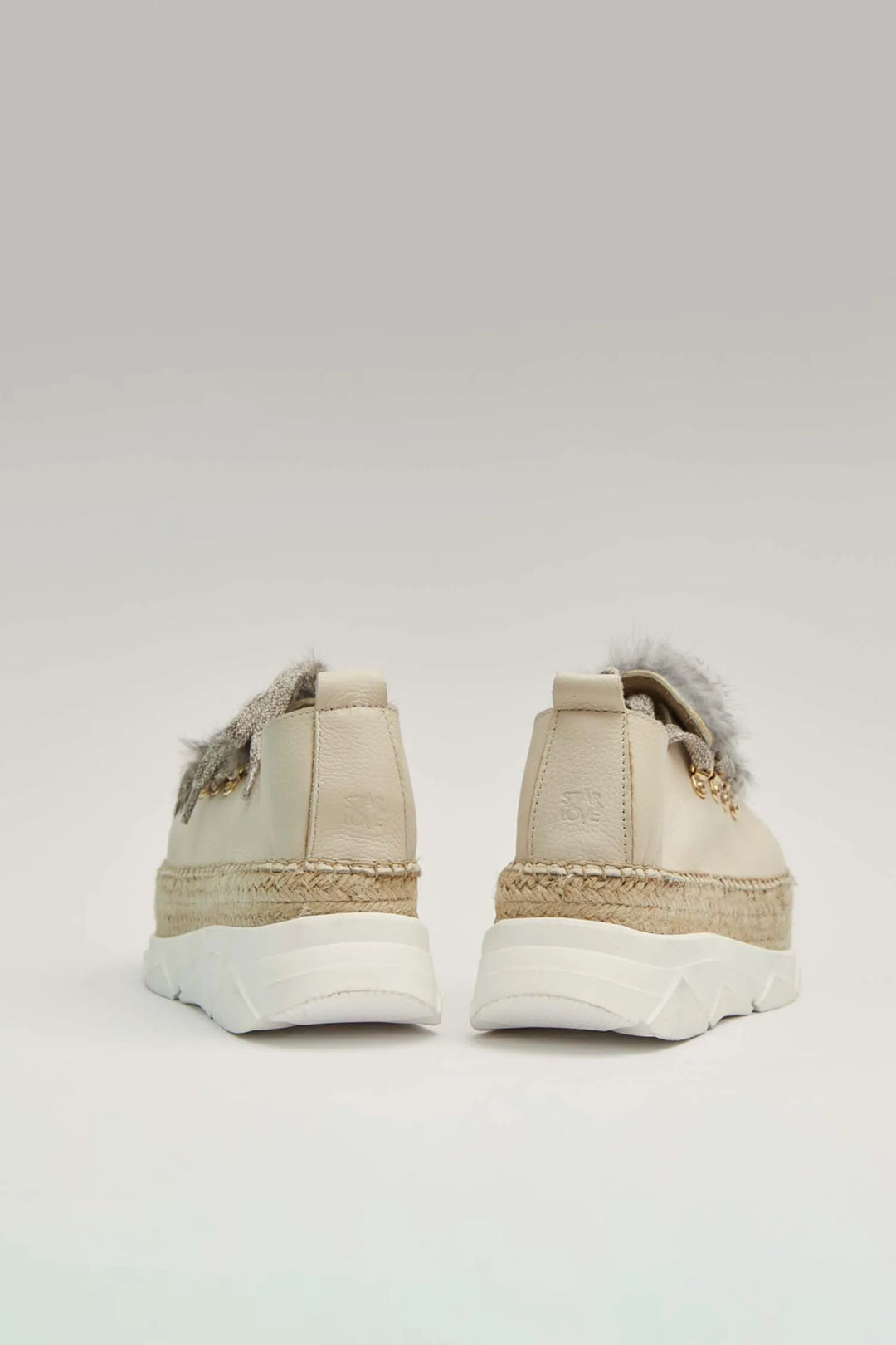 Deportivas mujer de piel color hielo | Naos 31