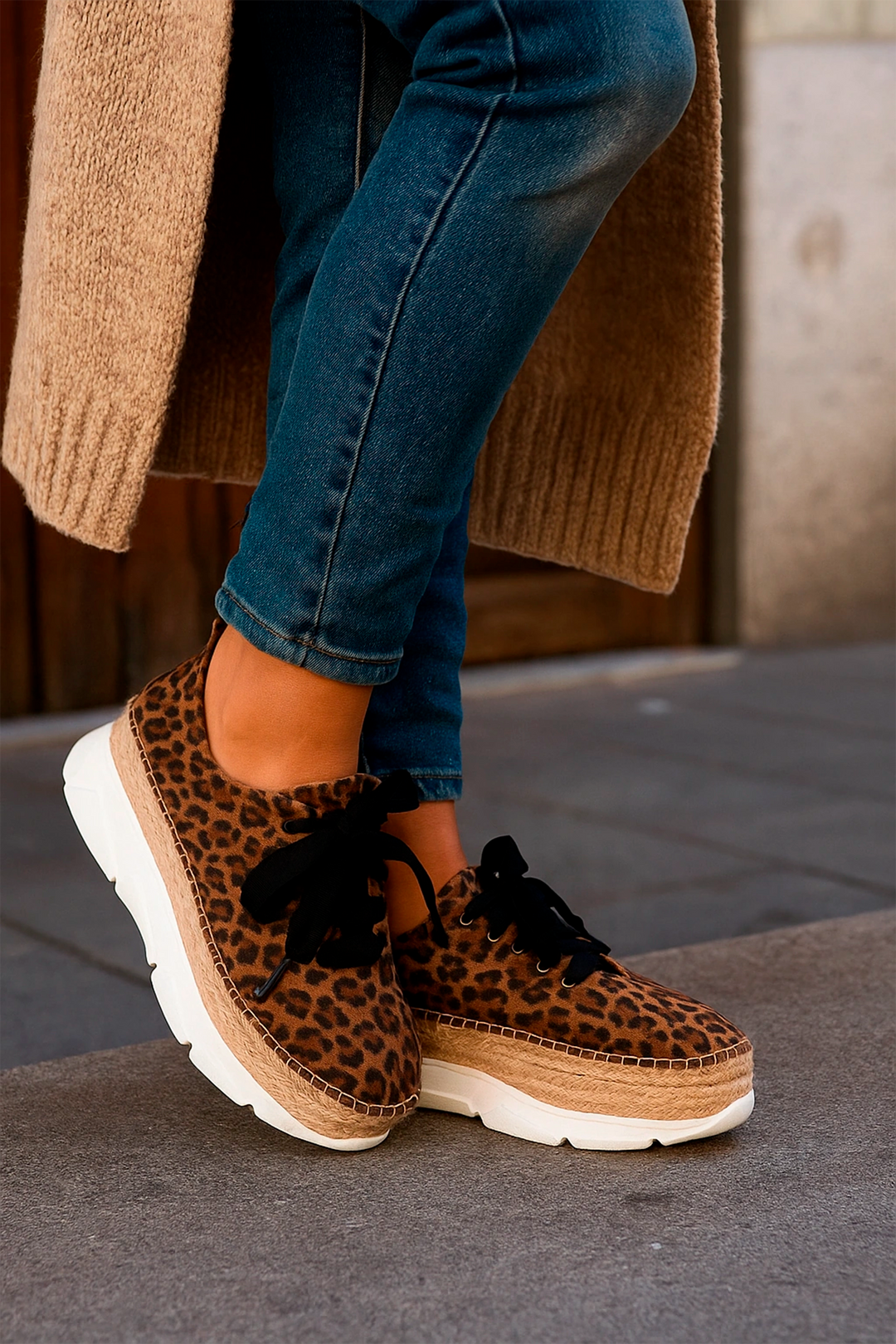 Zapatillas deportivas leopardo con suela yute + goma | Naos 17