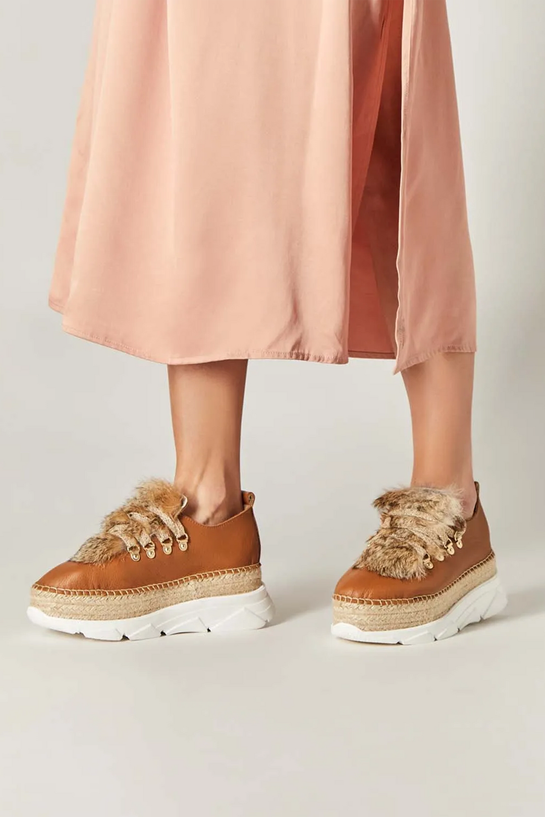 Sneakers de cuero con pelo y suela yute + goma | Naos 31