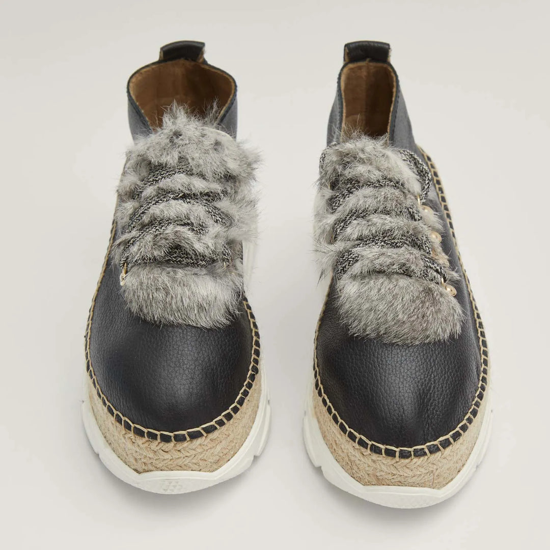 Sneakers de piel color negro y pelo con suela híbrida | Naos 31
