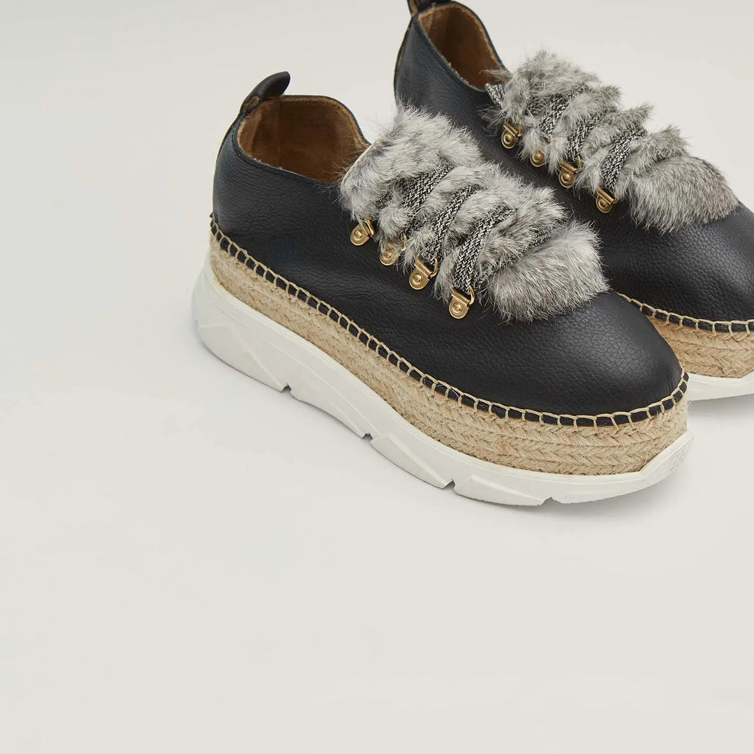 Sneakers de piel color negro y pelo con suela híbrida | Naos 31