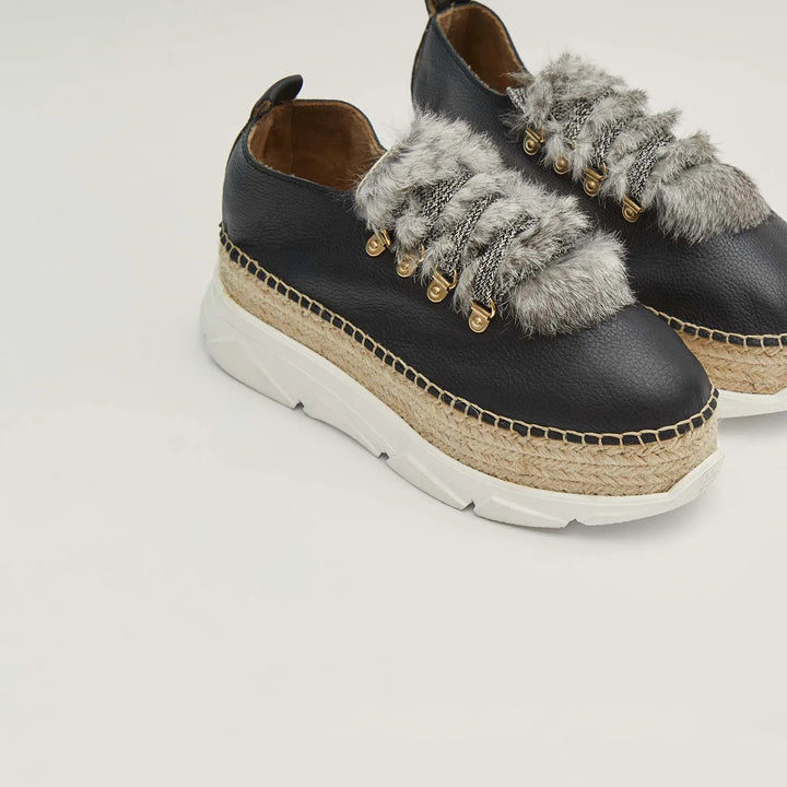 Sneakers de piel color negro y pelo con suela híbrida | Naos 31