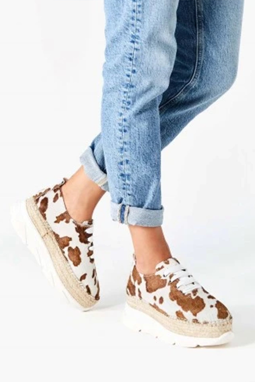 Sneakers animal print vaca con suela de yute y goma | Naos 90