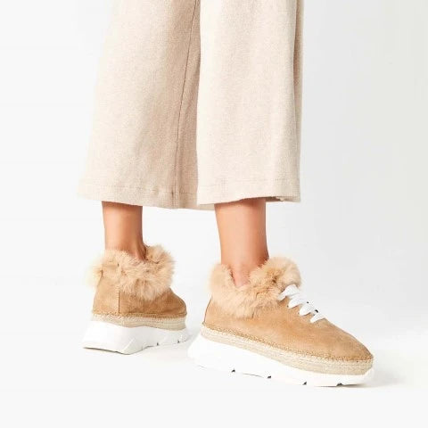 Zapatillas mujer en serraje canela con pelo | Naos 91
