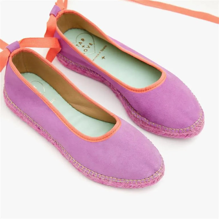 Merceditas lilas con cinta naranja | Suhail 110