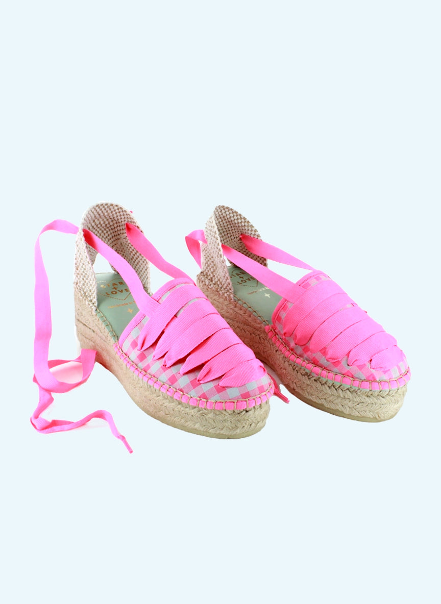 Alpargatas cuña media vichy fucsia con cintas | Aquila 21