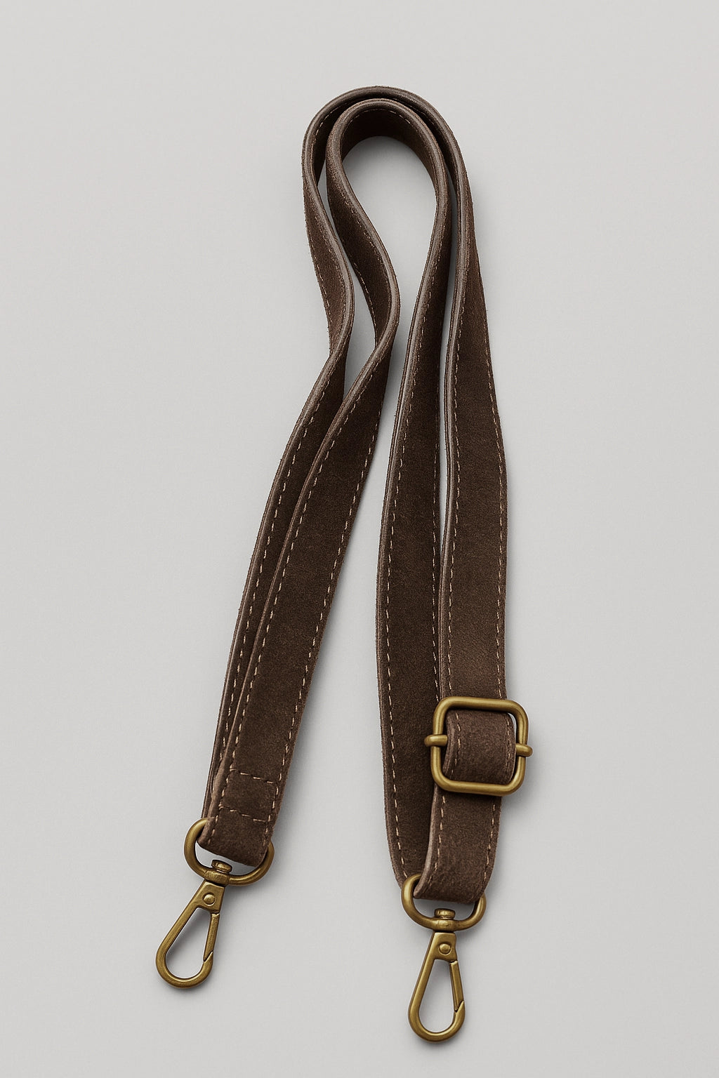 Bolso hobo con flecos y tachas color chocolate | Olivia