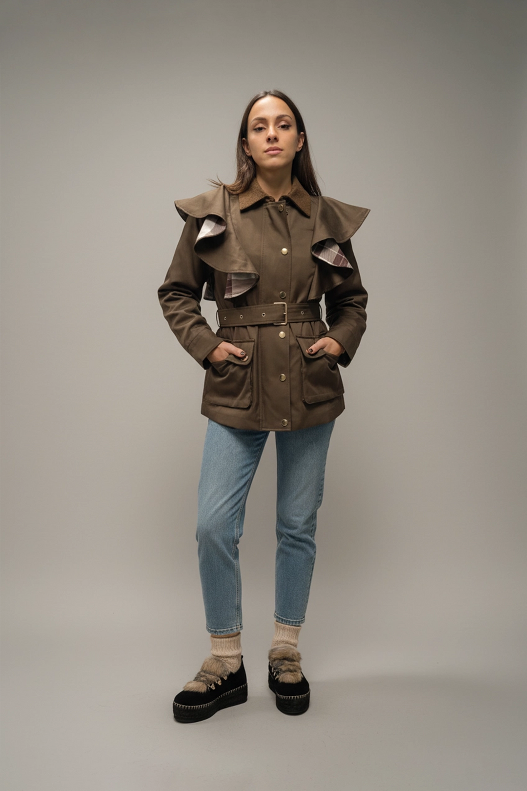 Trench mujer color cacao con volantes y cinturón | Raquel