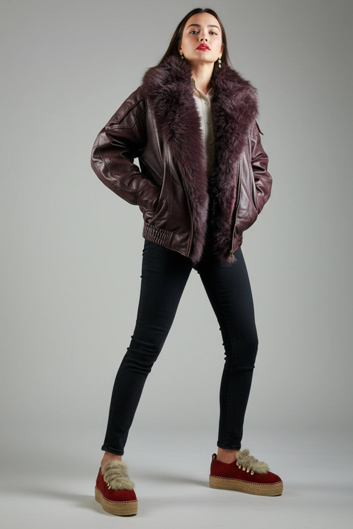 Chaqueta burdeos con cuello de pelo desmontable | Greta