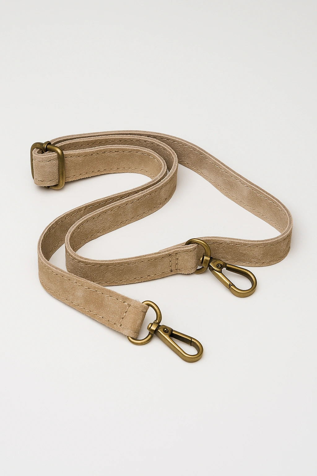 Bolso hobo con flecos y tachas color beige pidra | Olivia