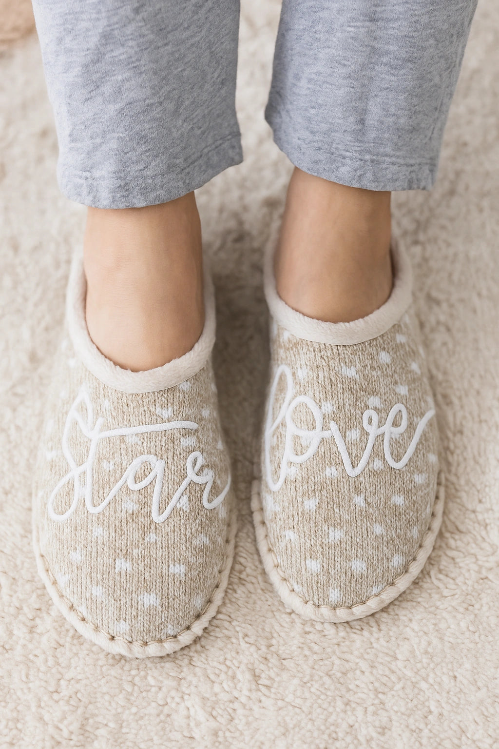 Zapatilla de casa de tejido suave beige | Carina 4